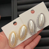 Oval pearl earrings