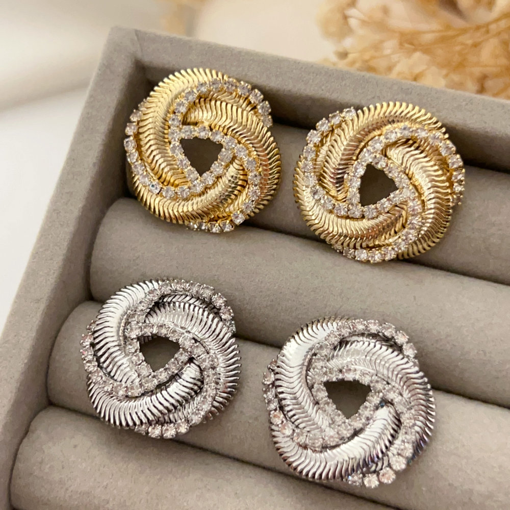 Twist flower earrings