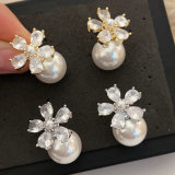 Flower pearl earrings