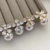 Flower pearl earrings