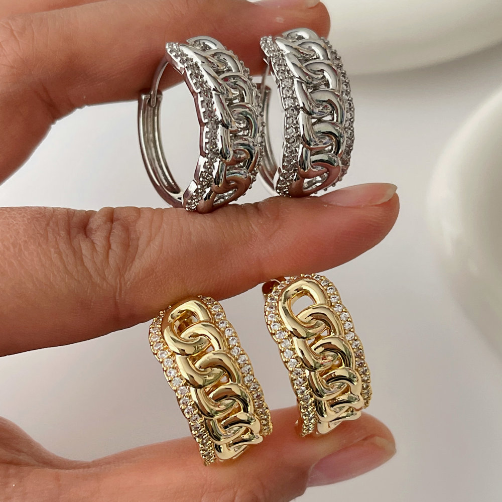 Pave chain hoop