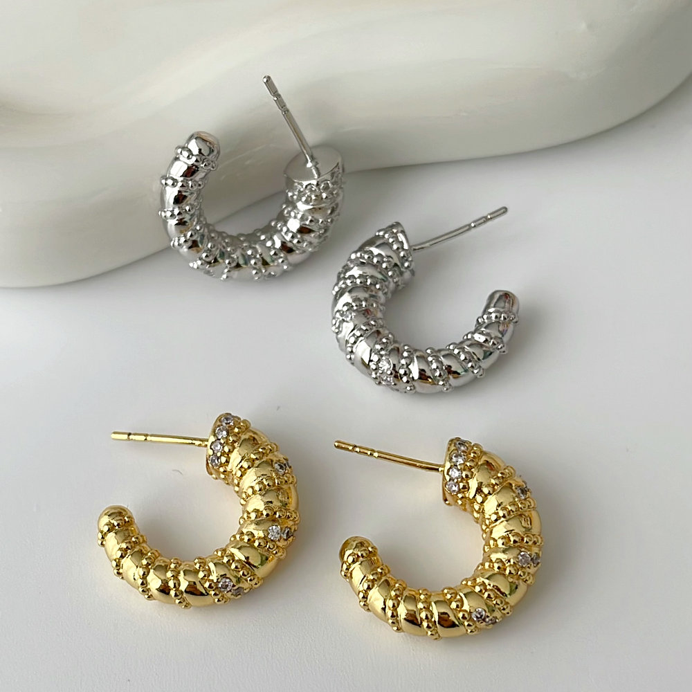 Pave twist hoop