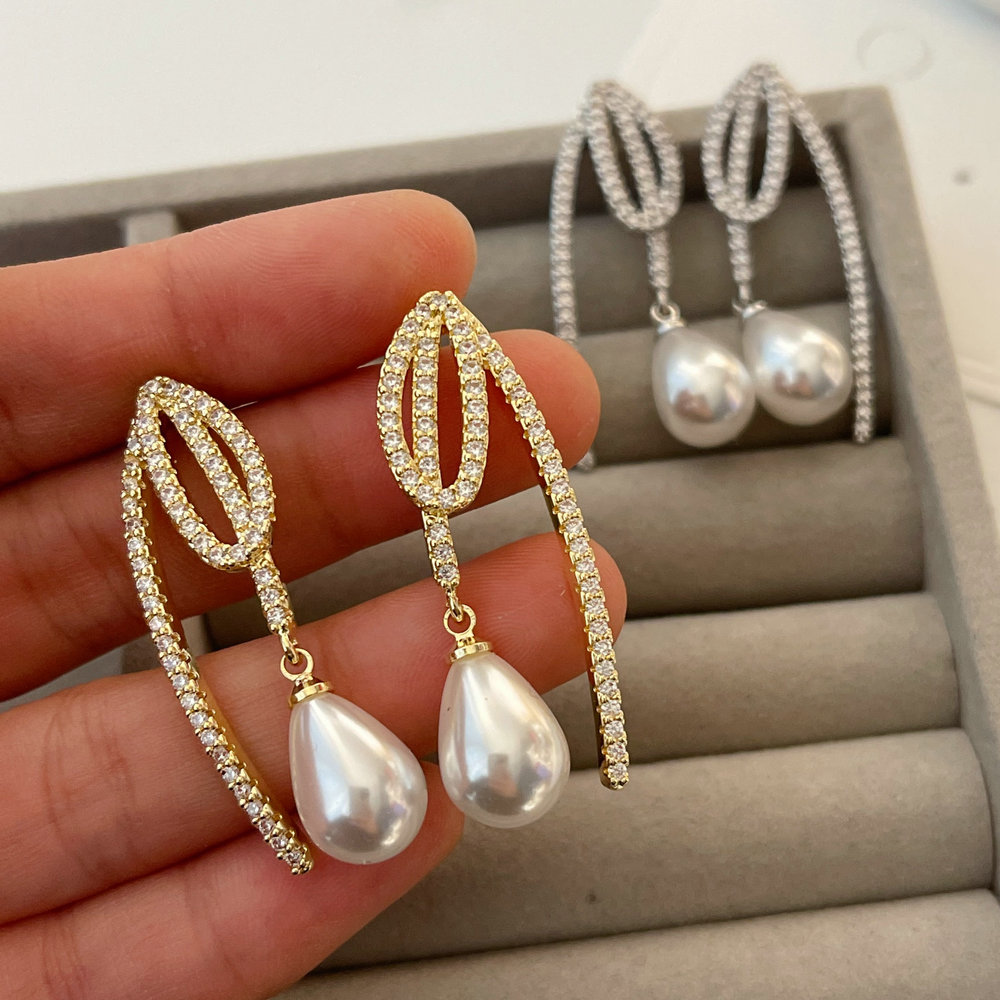 Fashion pave pearl earrings