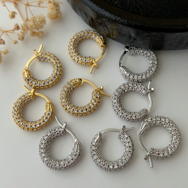 Basic zircon hoop