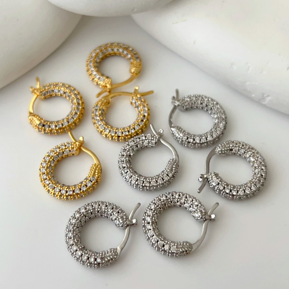 Basic zircon hoop