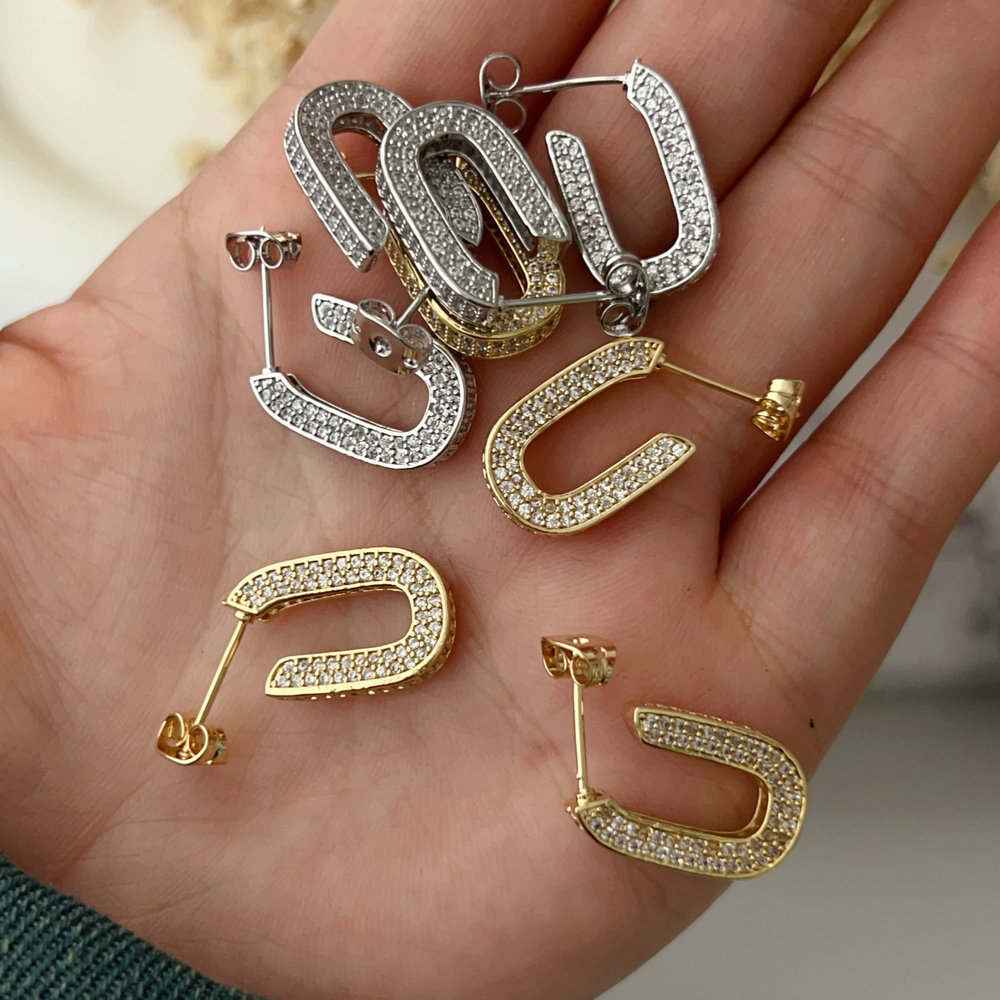 Basic zircon pin hoop
