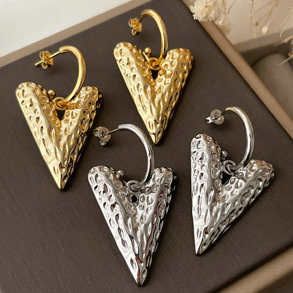 Chunky heart earrings