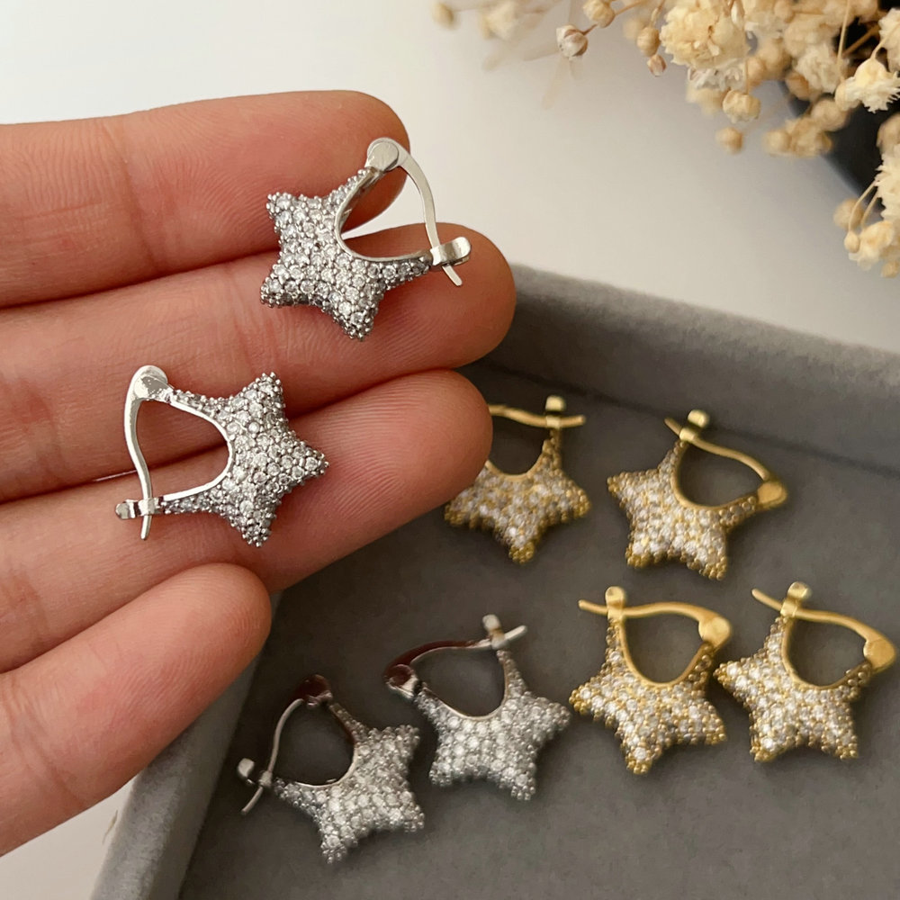 Smalll star earrings