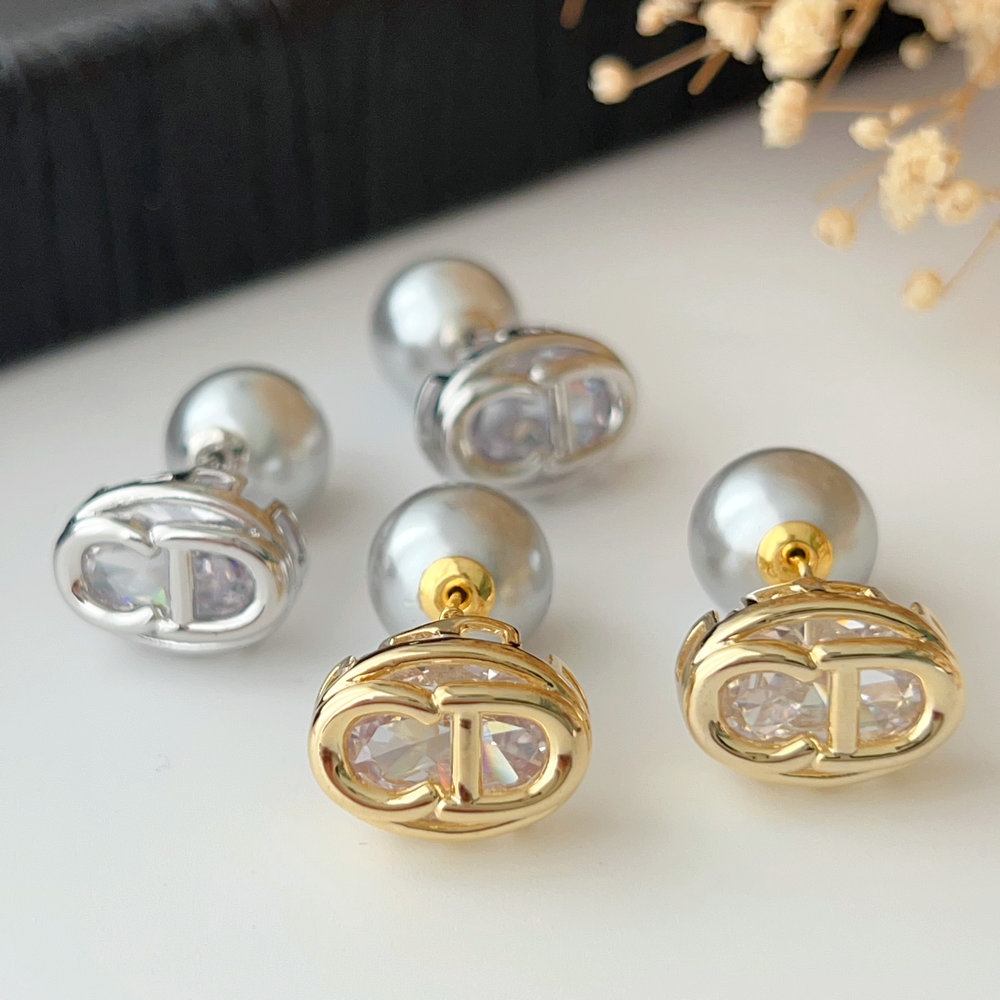 CD pearl earrings