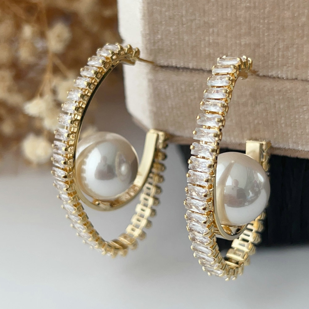 Pearl hoop
