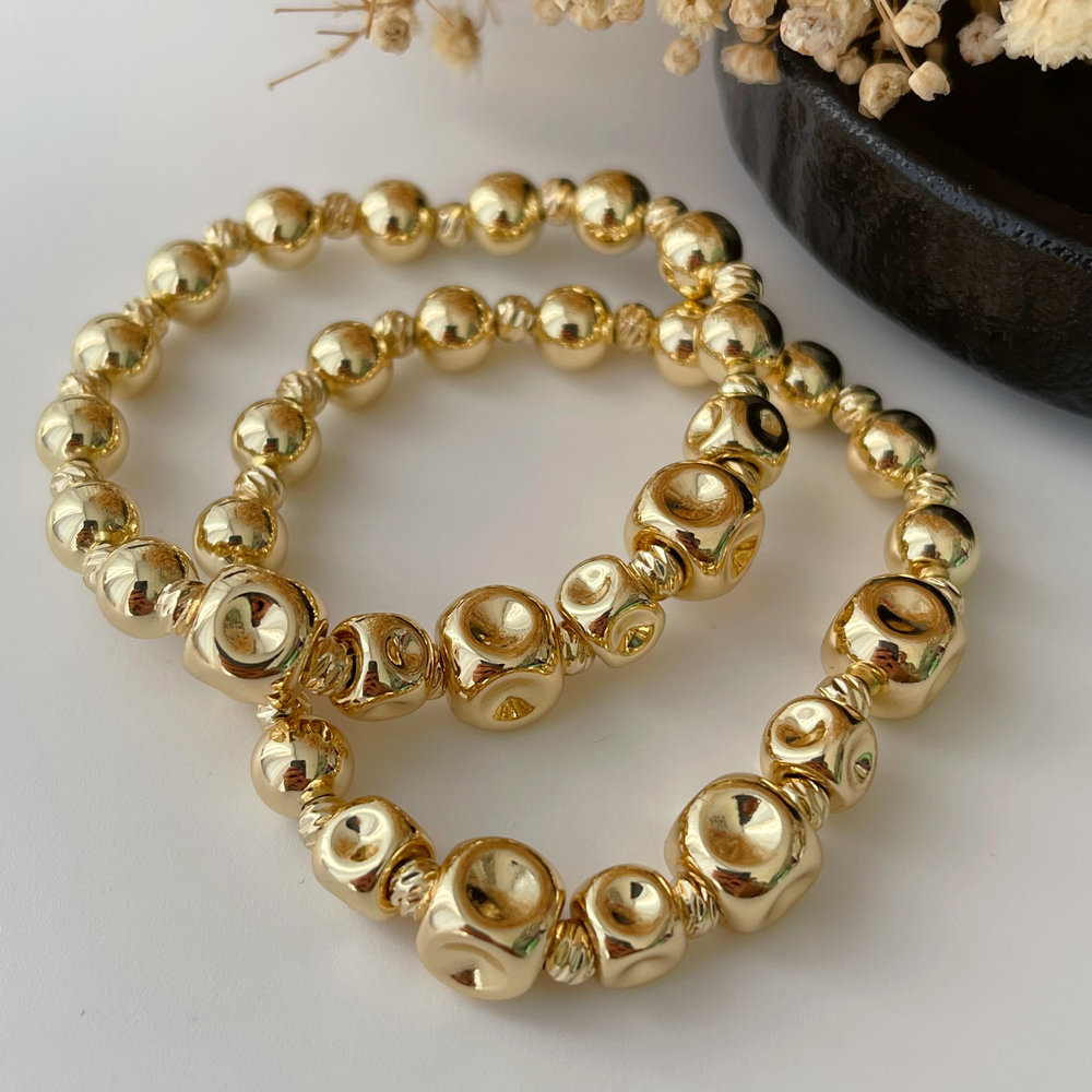Gold bead spring bracelet