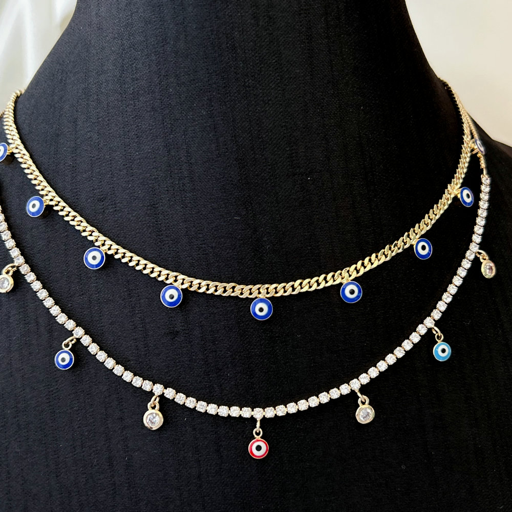 Thin chain with eye charm