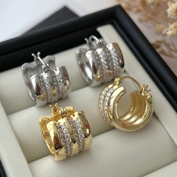 Chunky zircon hoop