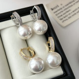 Pearl drop earrings