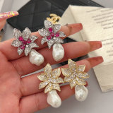 Glass pearl flower earrings
