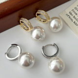 Pearl drop earrings