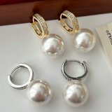 Pearl drop earrings