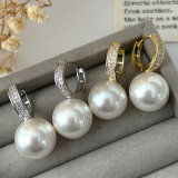 Pearl drop earrings