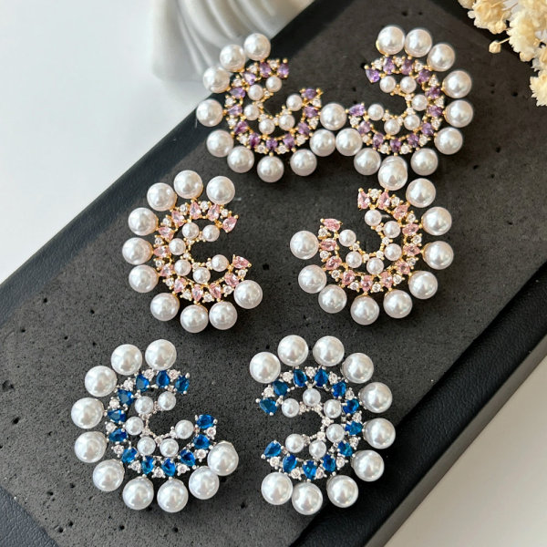Pearl zircon earrings