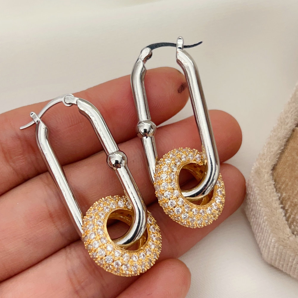 Round zircon charm hoop