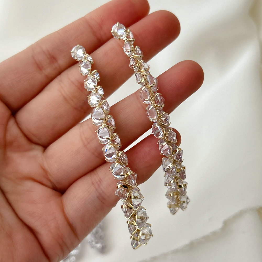 Long zircon earrings