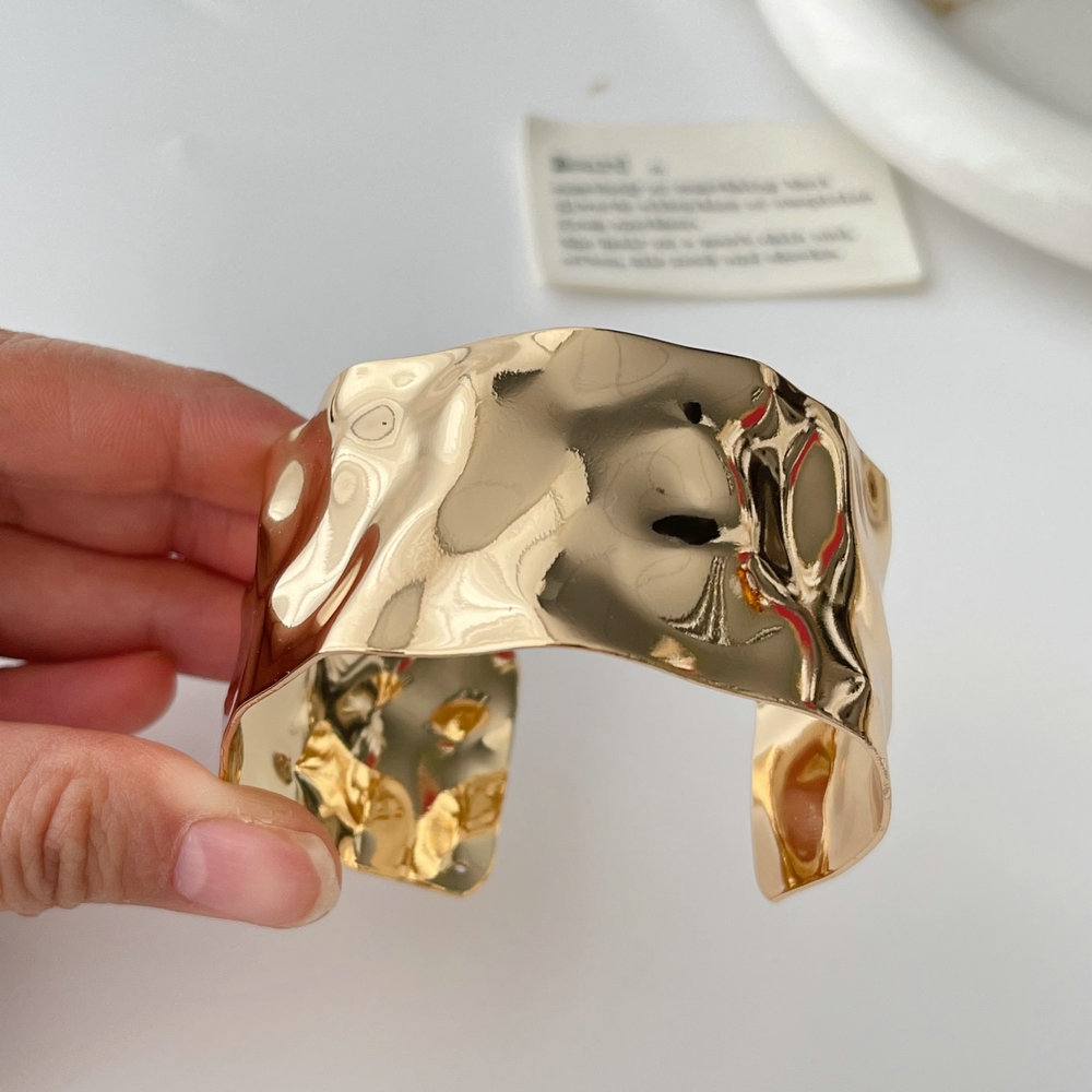 Chunky metal cuff