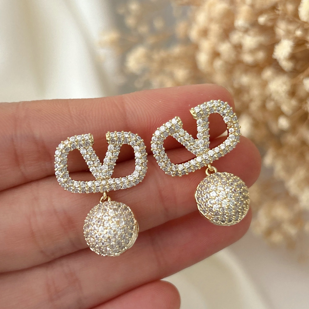 Ball earrings