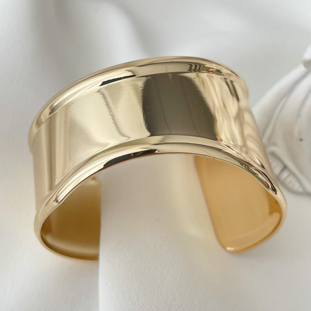 Chunky s shape cuff