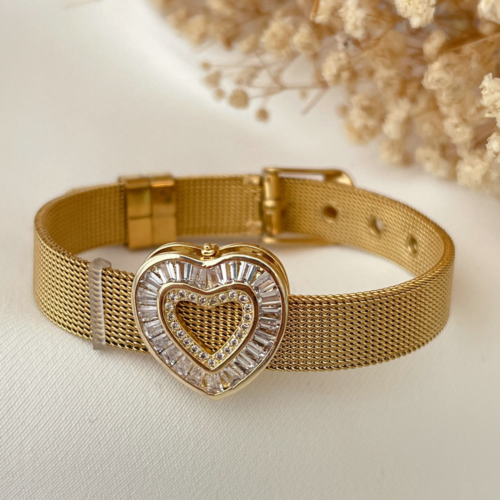 Heart charm belt bracelet