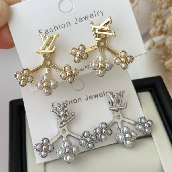 Lv pearl earrings