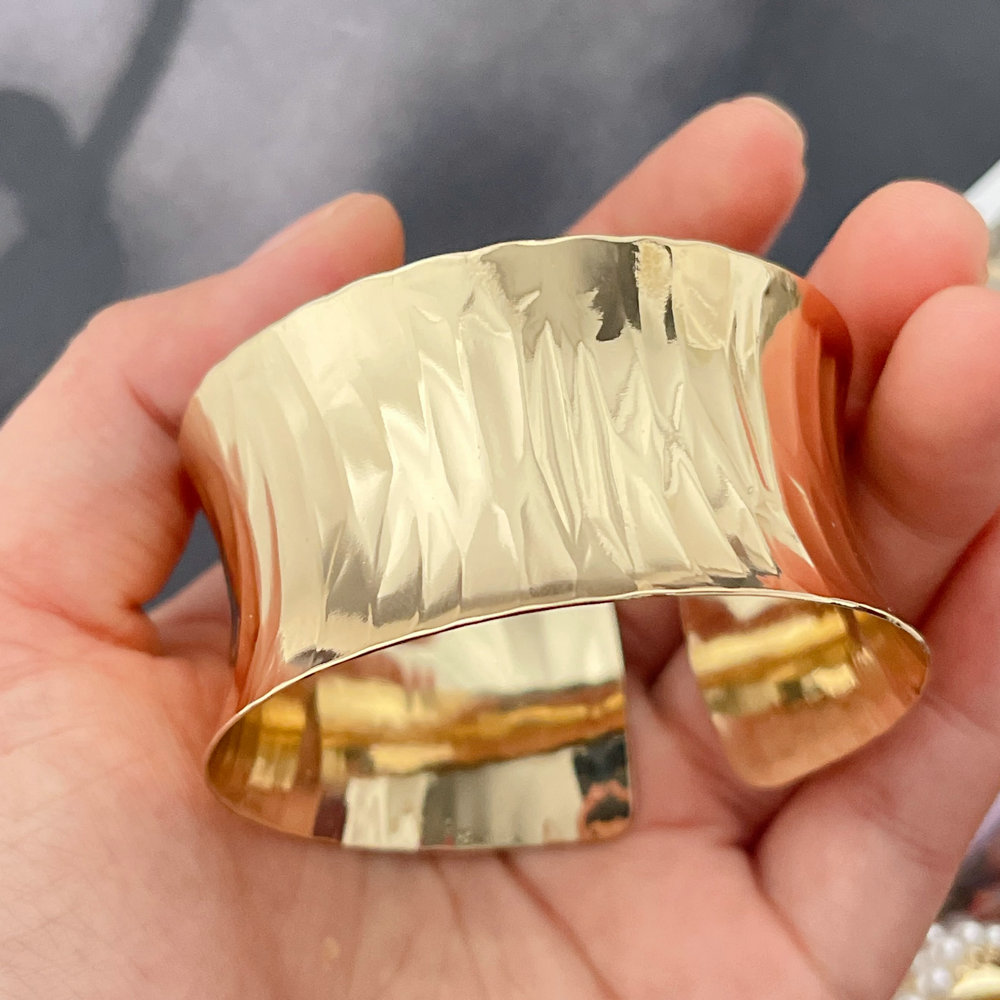 Metal chunky cuff