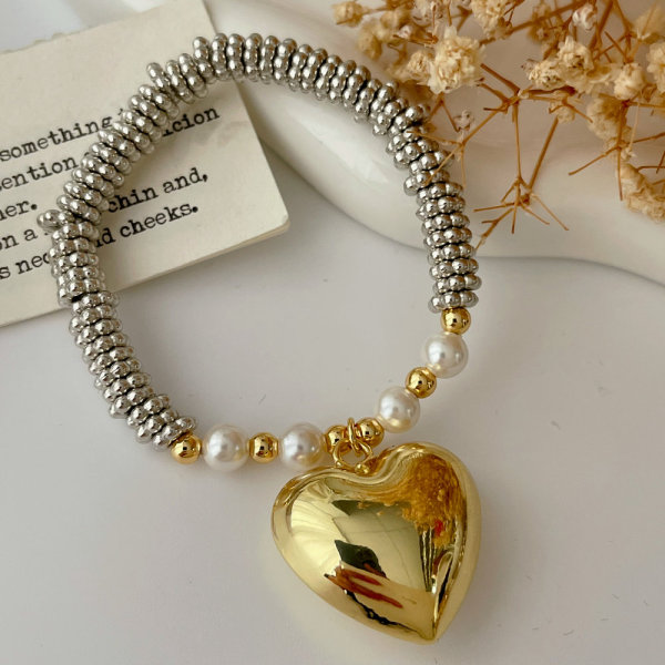 Heart charm bracelet