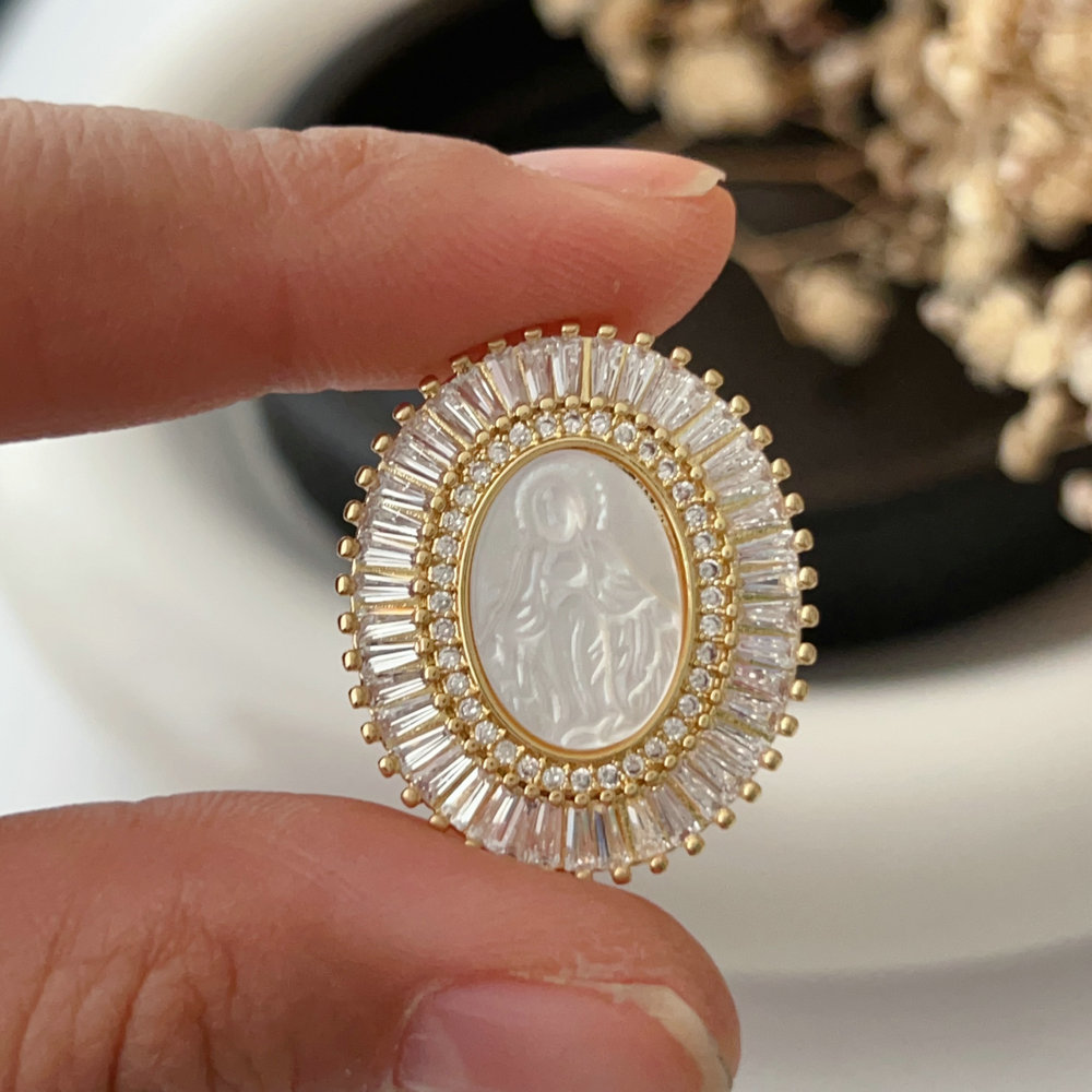 Oval religion pendant