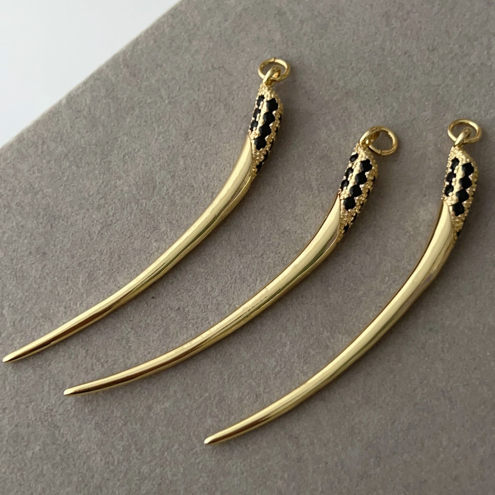 Long charm