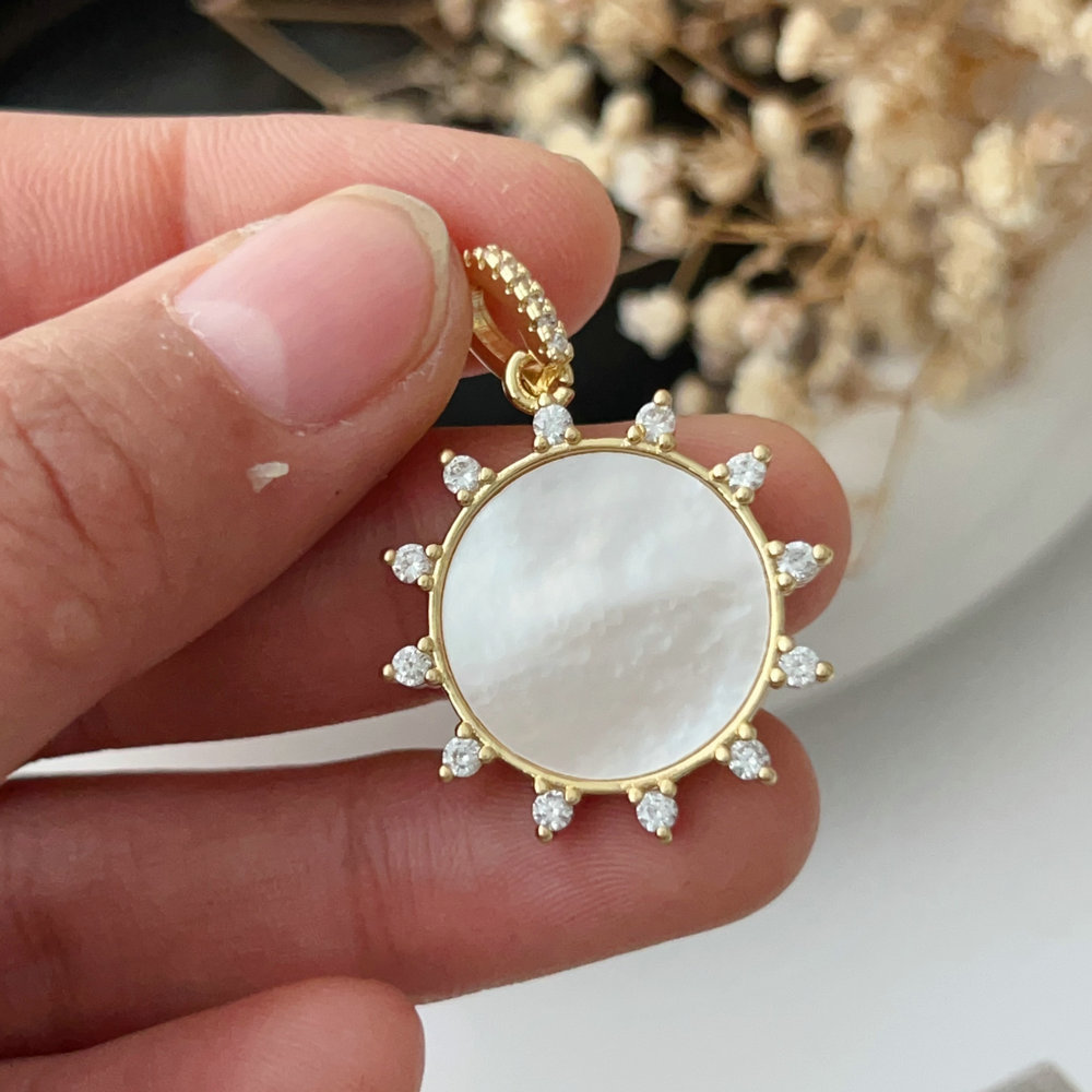 Shell sun shape charm