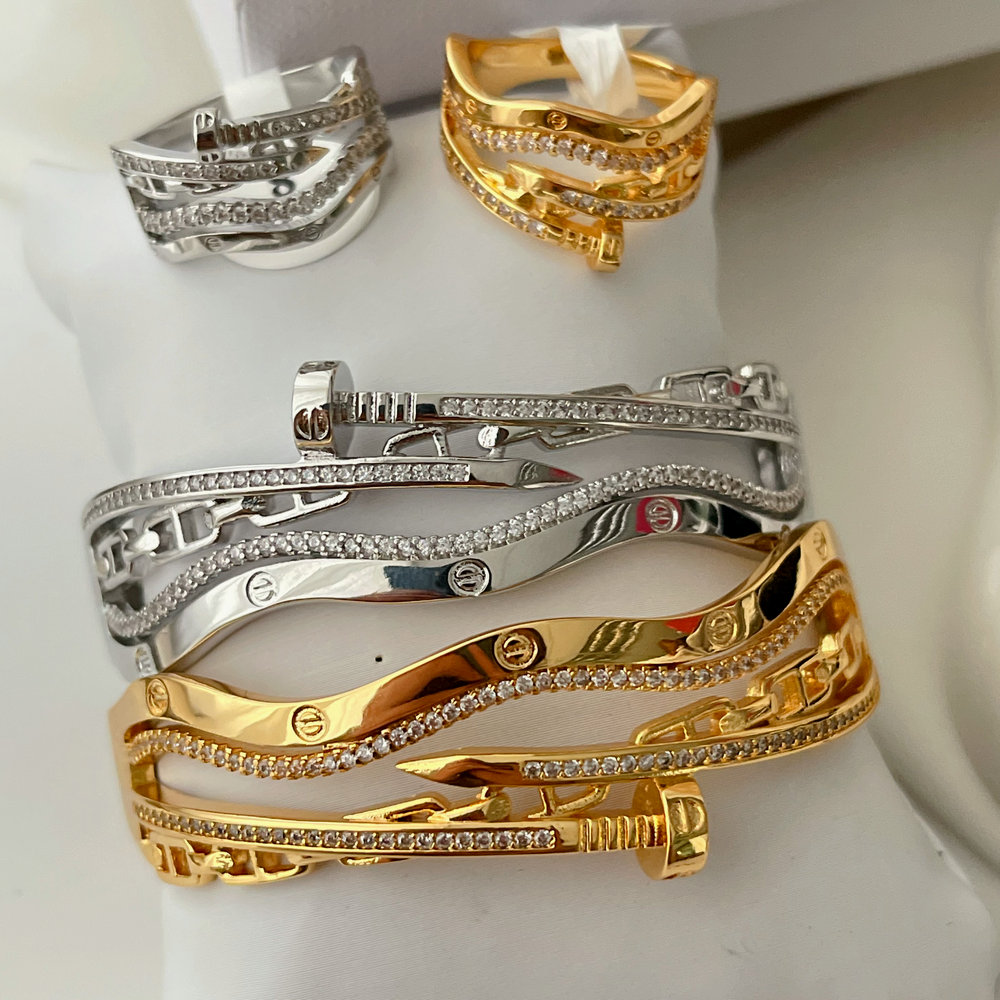 Chunky nail set bangle with ring