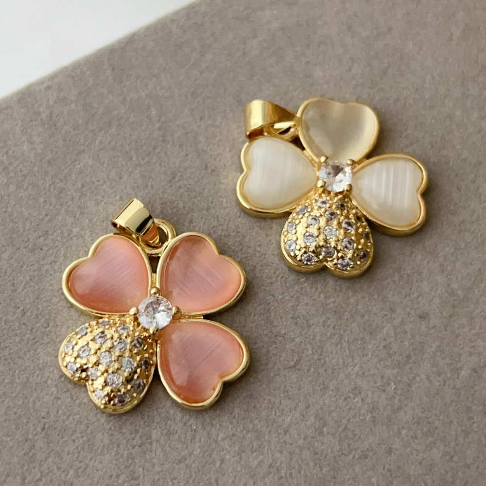 Clover charm
