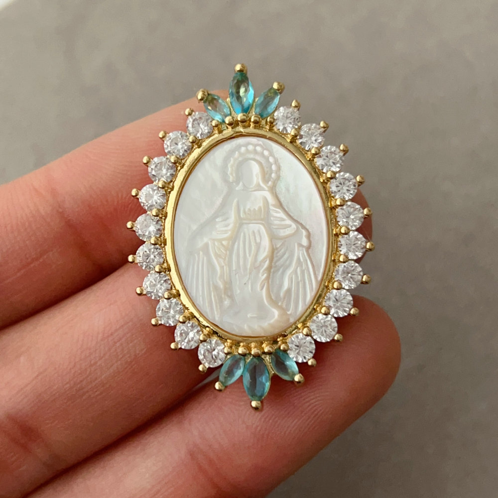 Oval religion pendant
