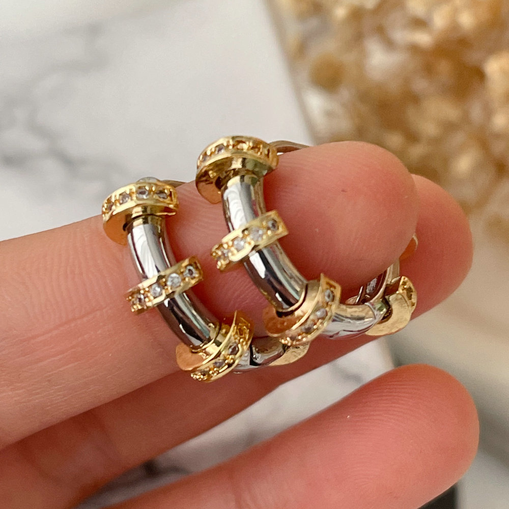 Pave zircon round hoop