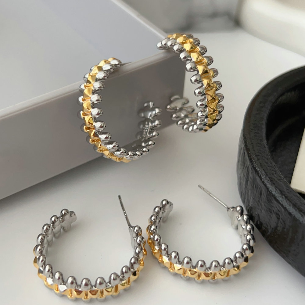 Fashion silver and gold mix hoop