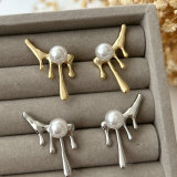 Flash pearl earrings