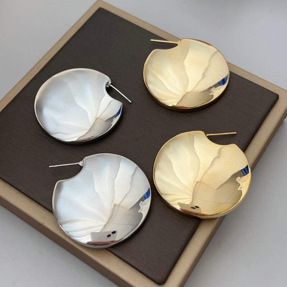 Chunky round earrings
