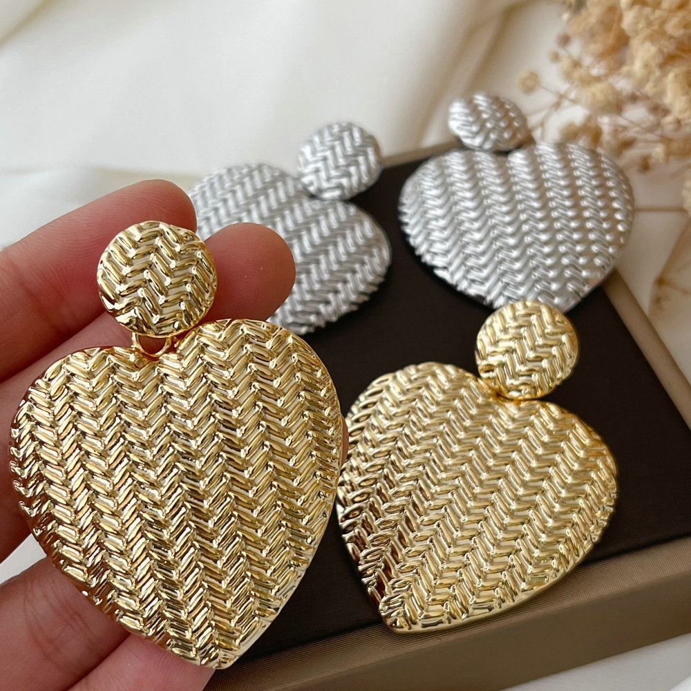 Chunky heart earrings