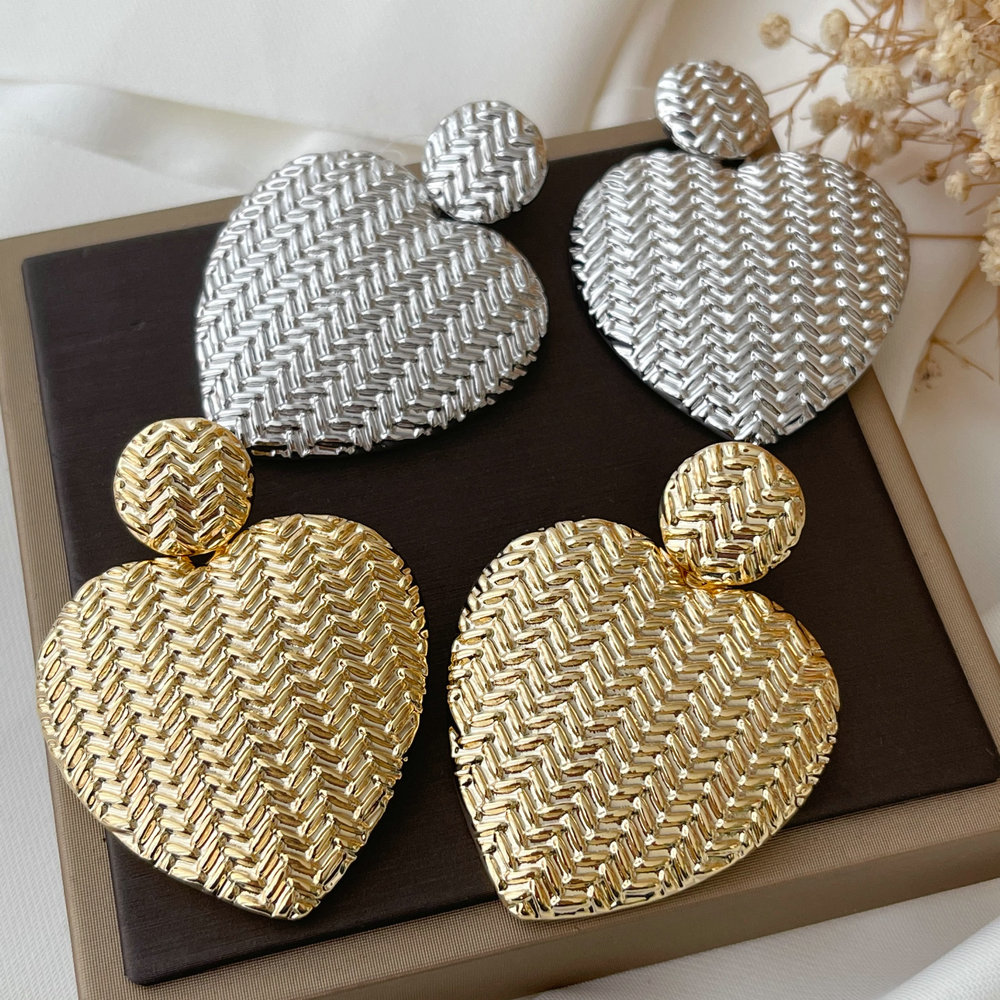 Chunky heart earrings