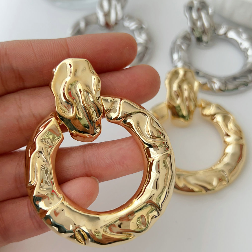 Metal chunky circle earrings