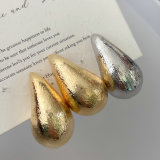 Matte comma shaped earrings