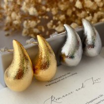 Matte comma shaped earrings