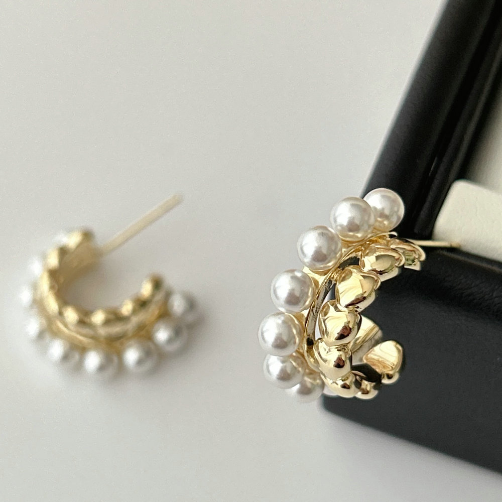 Pearl heart hoop