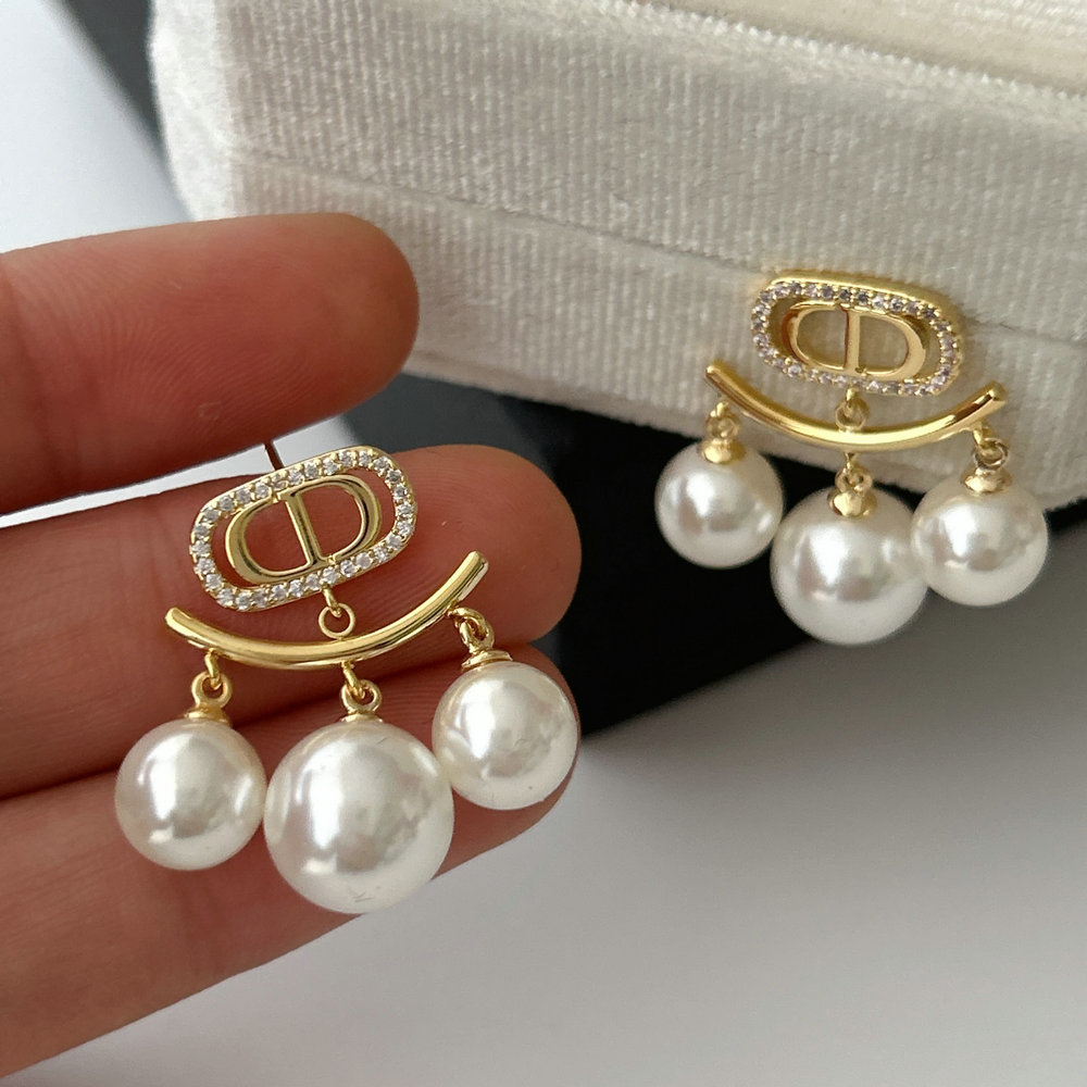 CD pearl earrings