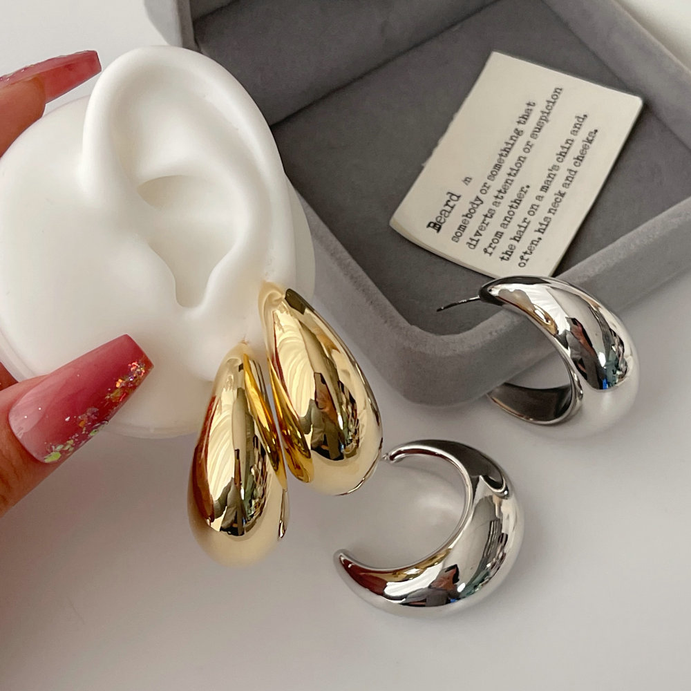 Metal half moon earrrings